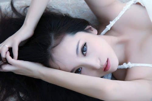 傅美美　美丽又性感的车展美女 Facebook-第32张