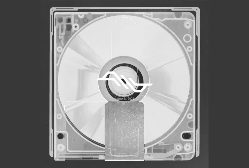 《網路歌手推出MO磁光碟》這麼古老的讀取裝置該上哪找？紛絲為此折騰一整天 | 葉羊報報