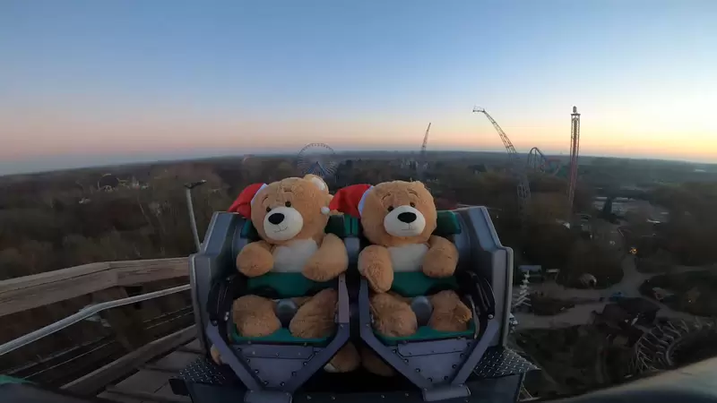 《乘客全員都是泰迪熊的雲霄飛車》這畫面可愛到讓人不禁多看好幾遍 | 葉羊報報