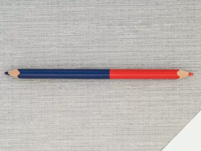 用了15年的網友發現《紅藍鉛筆的真相》一直以為兩種顏色的筆芯是連在一起的耶 | 葉羊報報