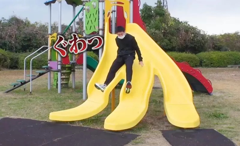 《香蕉溜滑梯的危險性》不只撞到胯下會很痛 日本小朋友頻頻倒頭栽引發關注 | 葉羊報報