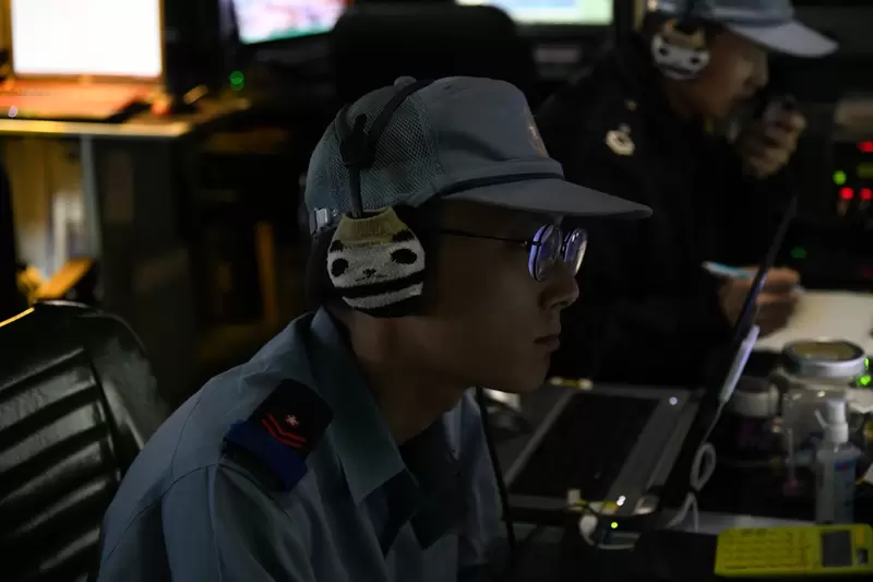 《海上自衛隊的生活智慧》船員配戴的耳機套超可愛 其實這是CP值超高的替代品 | 葉羊報報