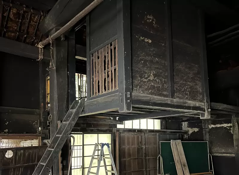 《浮在半空中的房間》日式老屋的神祕設計讓建築師看傻了 當初是用來做什麼的呢？ | 葉羊報報