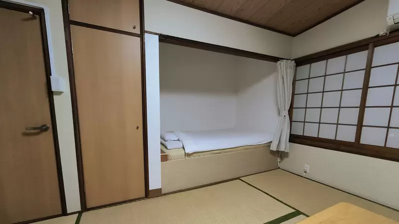 《日式旅館驚見壁櫥床》讓客人體驗哆啦A夢的生活？為什麼要做這種客房改造呢？ | 葉羊報報