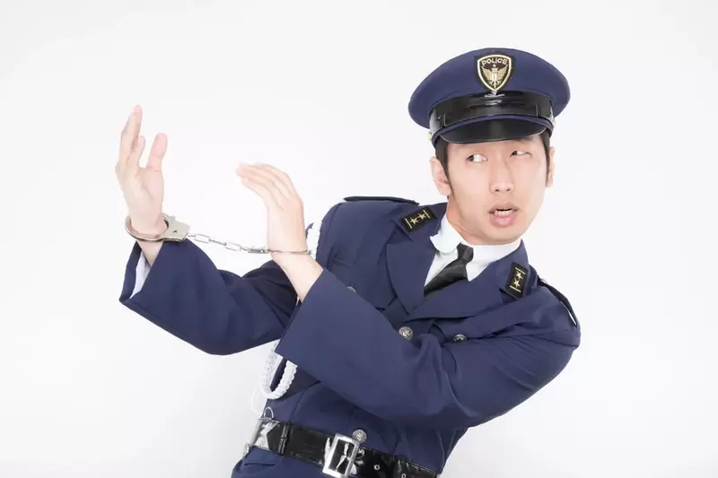 日本奈良《40歲警察上班打電動》被處分 網友反應總覺得類似情節在「烏龍派出所」裡看過... | 葉羊報報