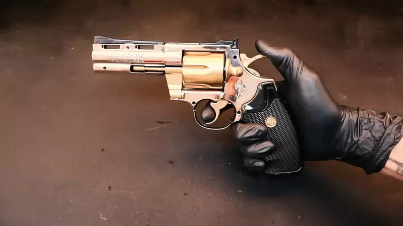 完整修復《Colt Python.357 馬格南》動漫作品「城市獵人」中冴羽獠的愛槍(打火機) | 葉羊報報